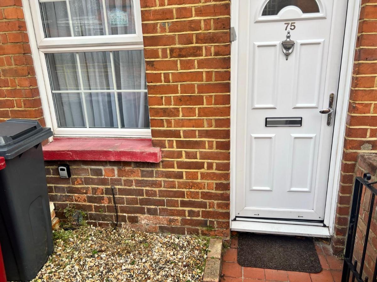 Cosy Cottage In Central Reading Free Parking & Fast Wifi Exterior photo